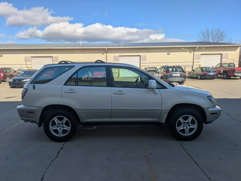 2000 Lexus RX 1st Gen - Image 4 of 19