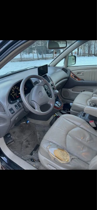 2000 Lexus RX 1st Gen - Image 8 of 9
