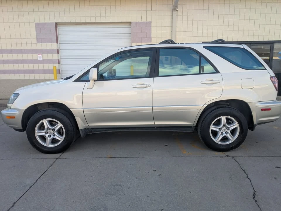 2000 Lexus RX 1st Gen - Image 8 of 19