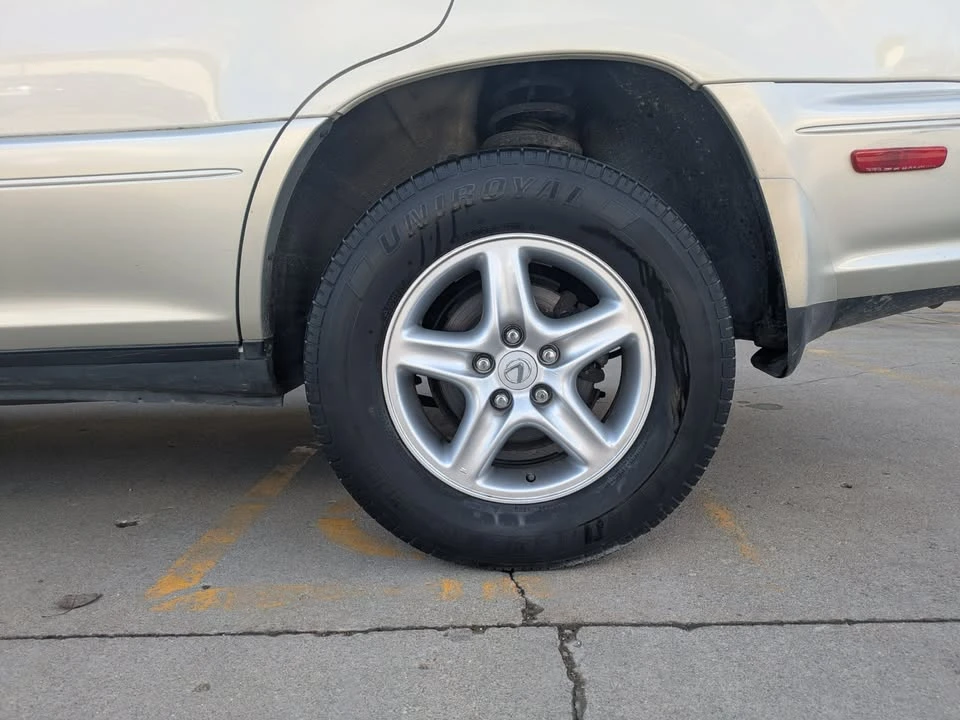 2000 Lexus RX 1st Gen - Image 17 of 19