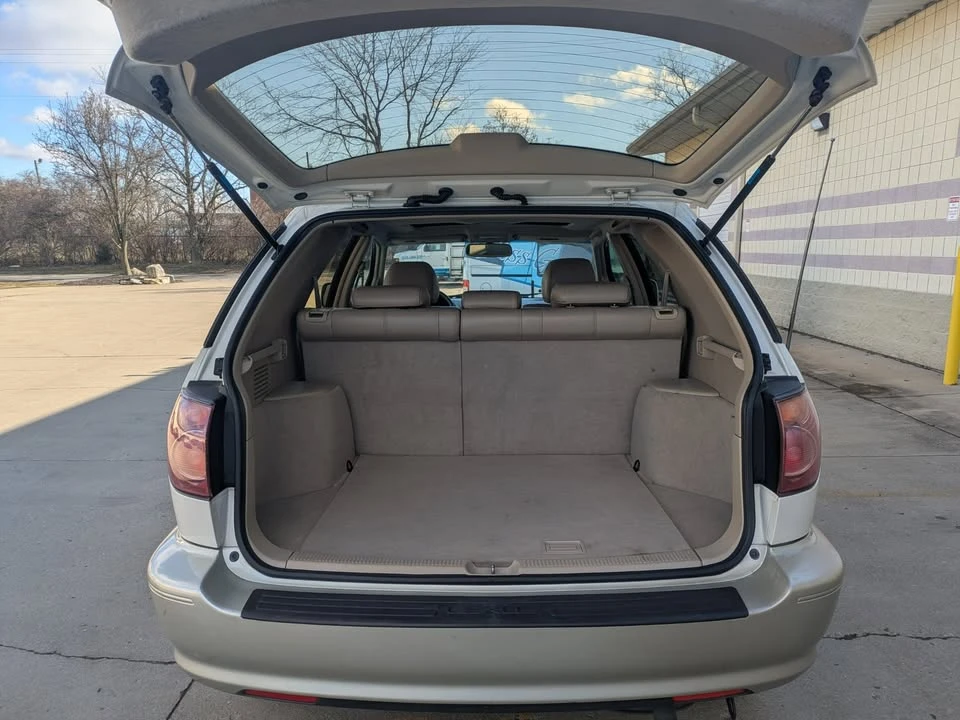 2000 Lexus RX 1st Gen - Image 16 of 19