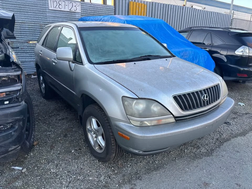 2000 Lexus RX 1st Gen - Image 10 of 10