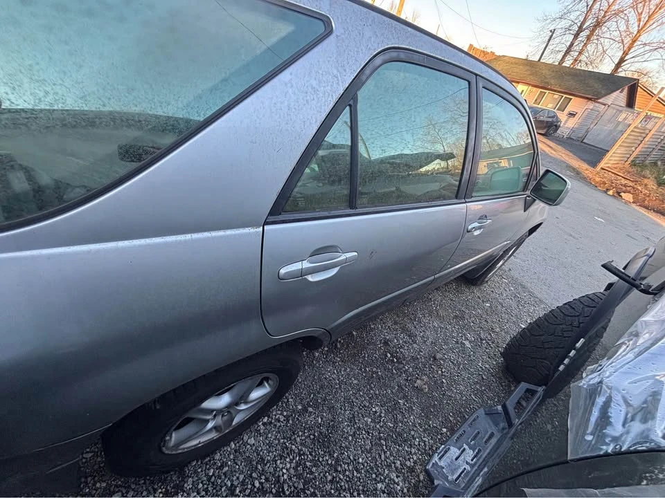 2000 Lexus RX 1st Gen - Image 7 of 10