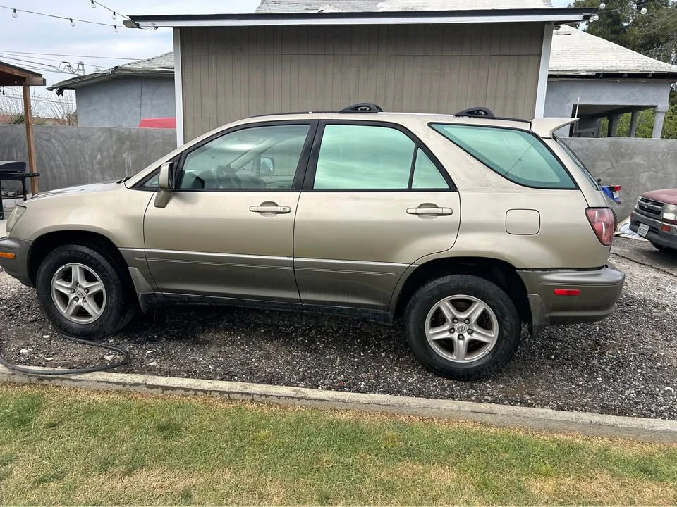 2000 Lexus RX 1st Gen - Image 2 of 7