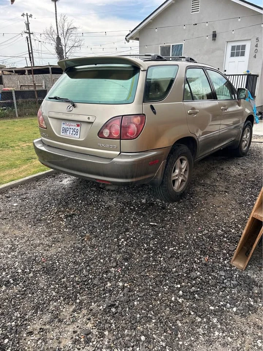 2000 Lexus RX 1st Gen - Image 4 of 7