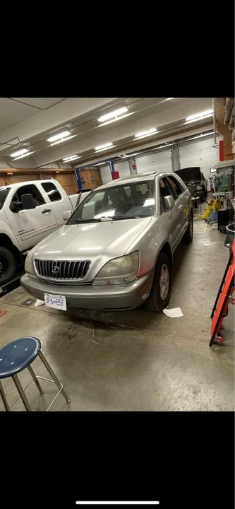 2000 Lexus RX 1st Gen - Image 3 of 6