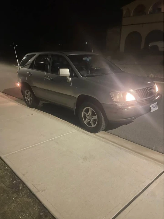 2000 Lexus RX 1st Gen - Image 2 of 6