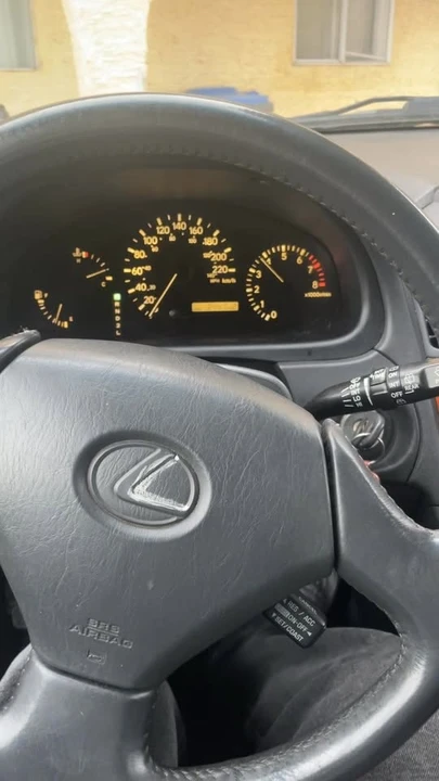 2000 Lexus RX 1st Gen - Image 6 of 6