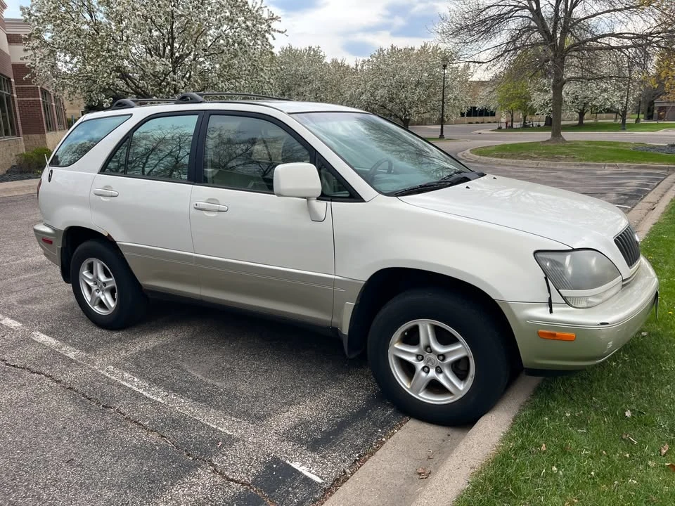 2000 Lexus RX 1st Gen - Image 2 of 20