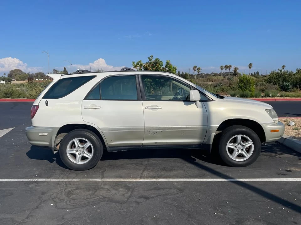 2000 Lexus RX 1st Gen - Image 4 of 13