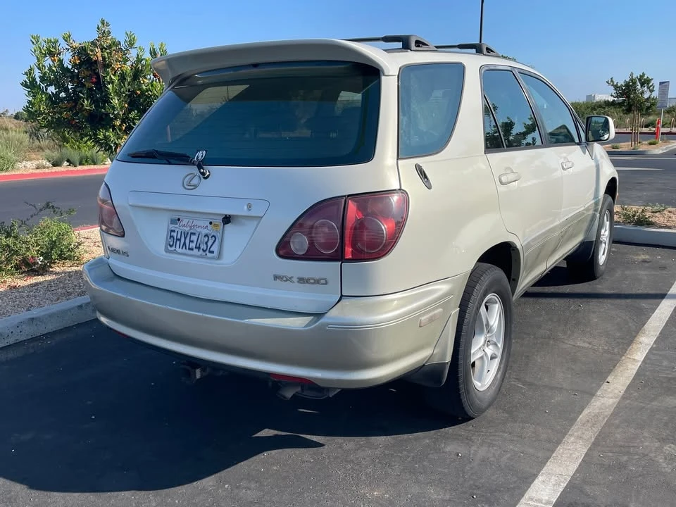 2000 Lexus RX 1st Gen - Image 5 of 13