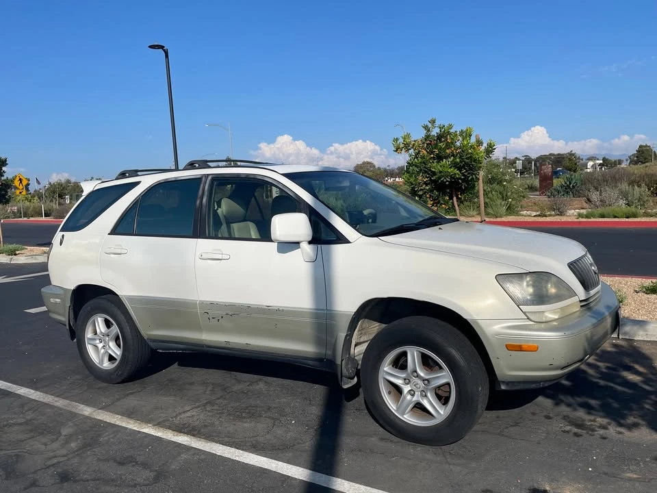 2000 Lexus RX 1st Gen - Image 3 of 13