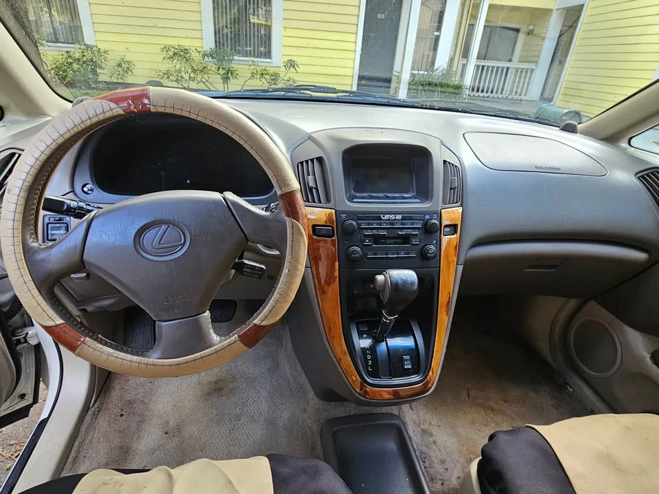 2000 Lexus RX 1st Gen - Image 7 of 13