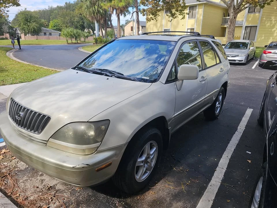 2000 Lexus RX 1st Gen - Image 5 of 13