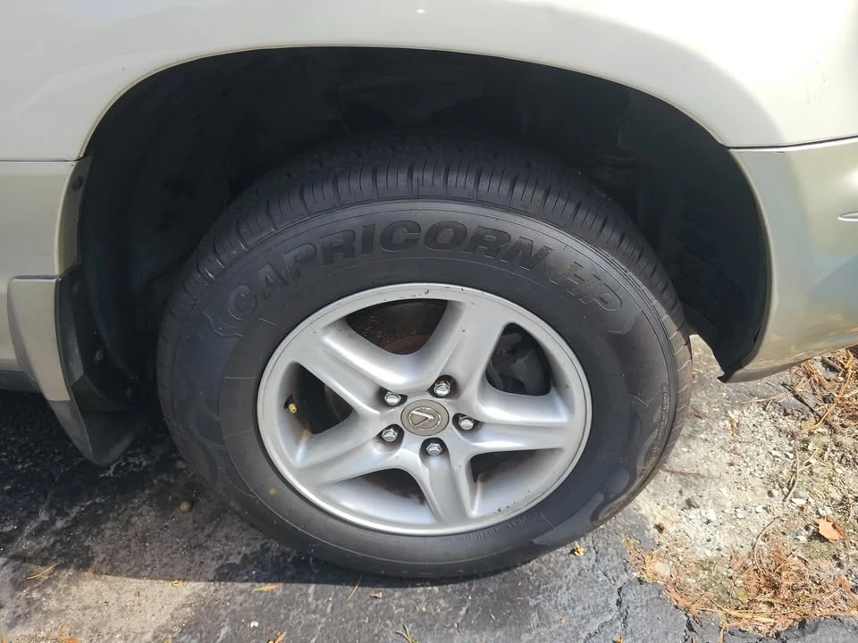 2000 Lexus RX 1st Gen - Image 12 of 13