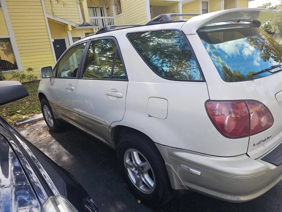 2000 Lexus RX 1st Gen - Image 4 of 13