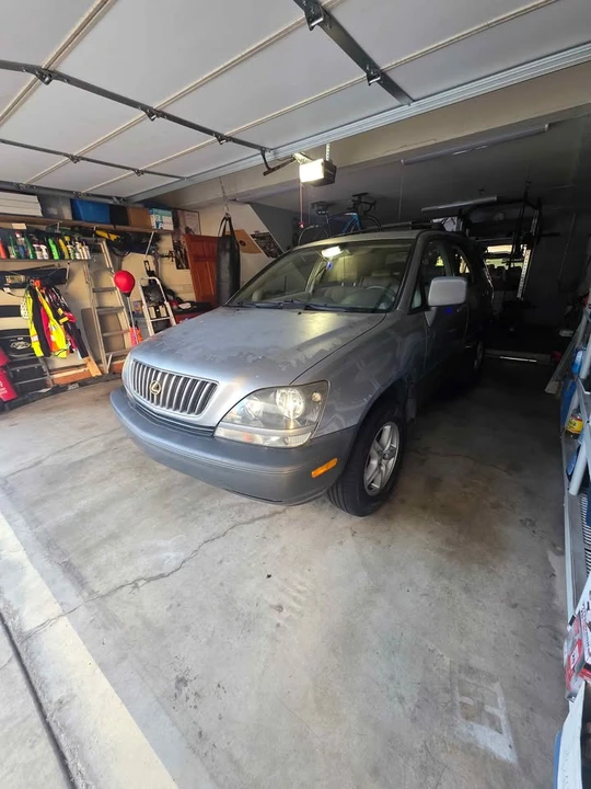 2000 Lexus RX 1st Gen - Image 4 of 10