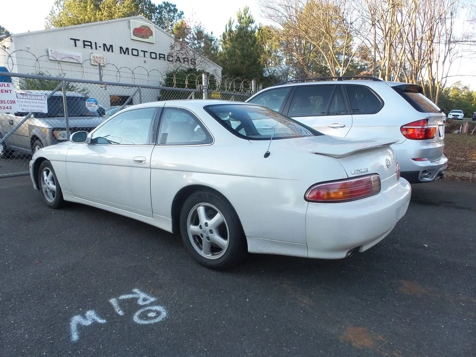 2000 Lexus SC400 - Image 11 of 19
