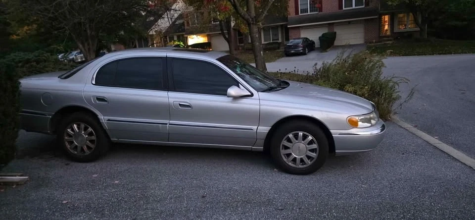 2000 Lincoln Continental 9th Gen - Image 2 of 9