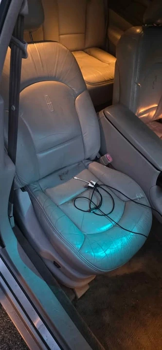 2000 Lincoln Continental 9th Gen - Image 4 of 9