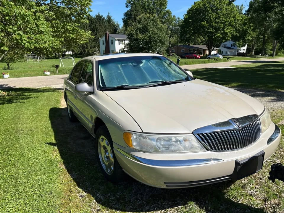 2000 Lincoln Continental 9th Gen - Image 2 of 9
