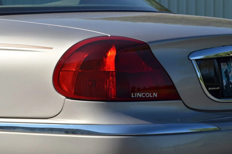 2000 Lincoln Continental 9th Gen - Image 9 of 11