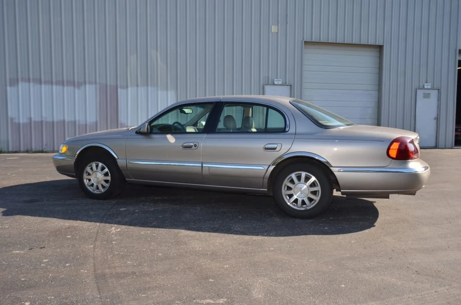 2000 Lincoln Continental 9th Gen - Image 10 of 11