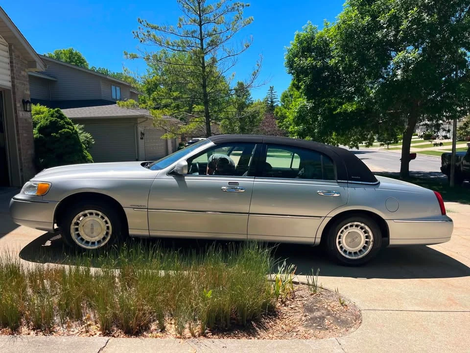 2000 Lincoln Continental 9th Gen - Image 5 of 13