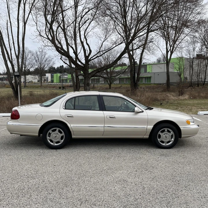 2000 Lincoln Continental 9th Gen - Image 2 of 12