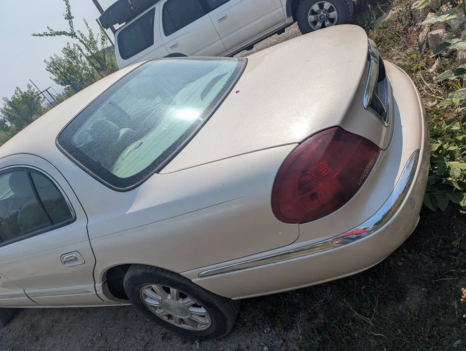 2000 Lincoln Continental 9th Gen - Image 3 of 6