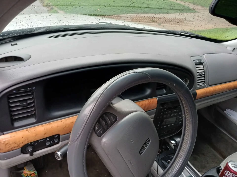 2000 Lincoln Continental 9th Gen - Image 5 of 9