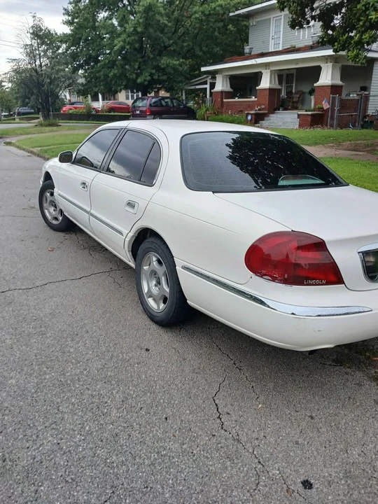 2000 Lincoln Continental 9th Gen - Image 3 of 9