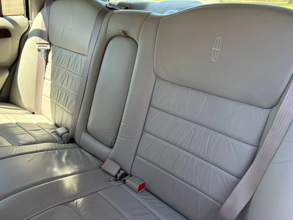 2000 Lincoln Continental 9th Gen - Image 7 of 10