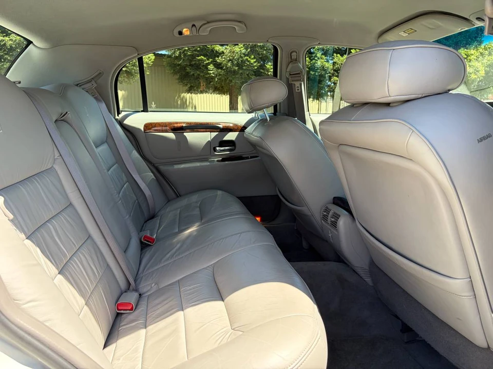 2000 Lincoln Continental 9th Gen - Image 9 of 10