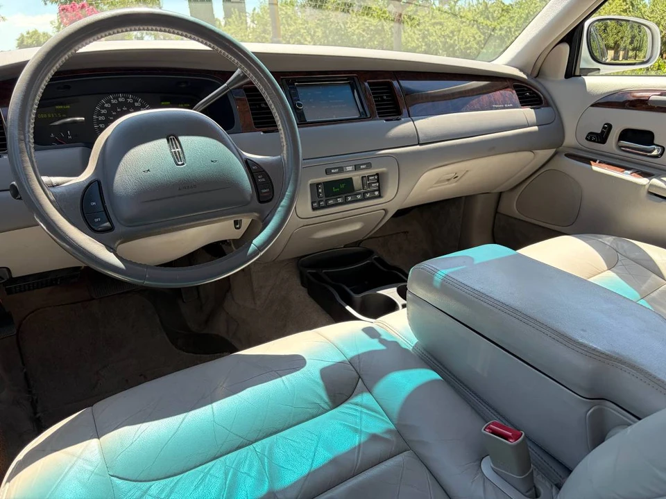 2000 Lincoln Continental 9th Gen - Image 6 of 10