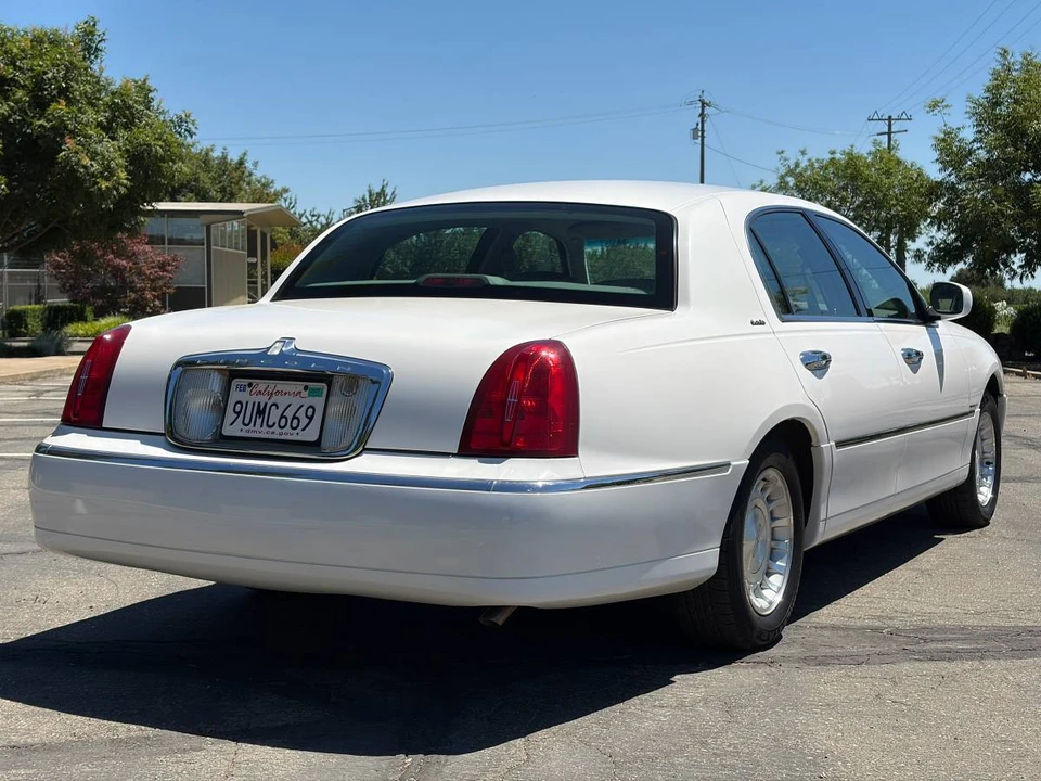 2000 Lincoln Continental 9th Gen - Image 3 of 10