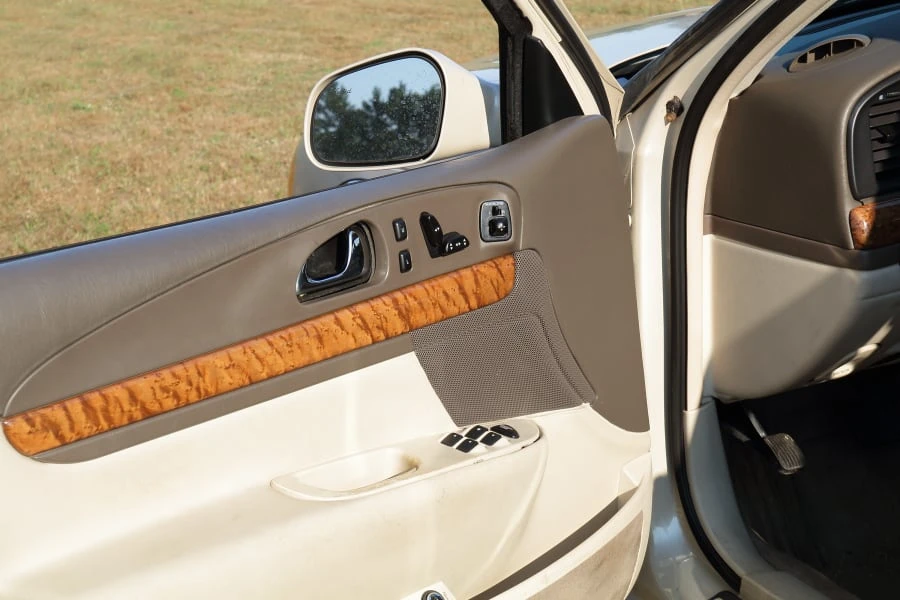 2000 Lincoln Continental 9th Gen - Image 19 of 27