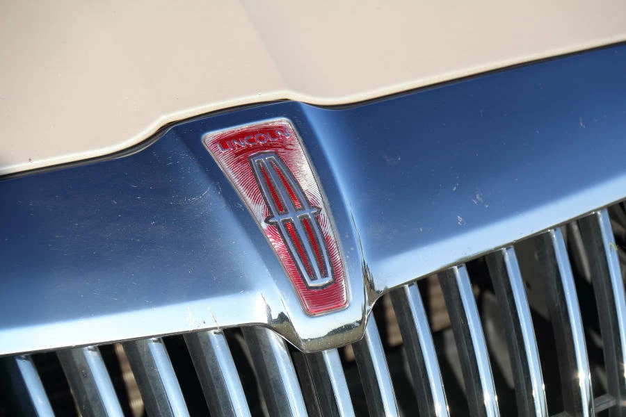 2000 Lincoln Continental 9th Gen - Image 12 of 27