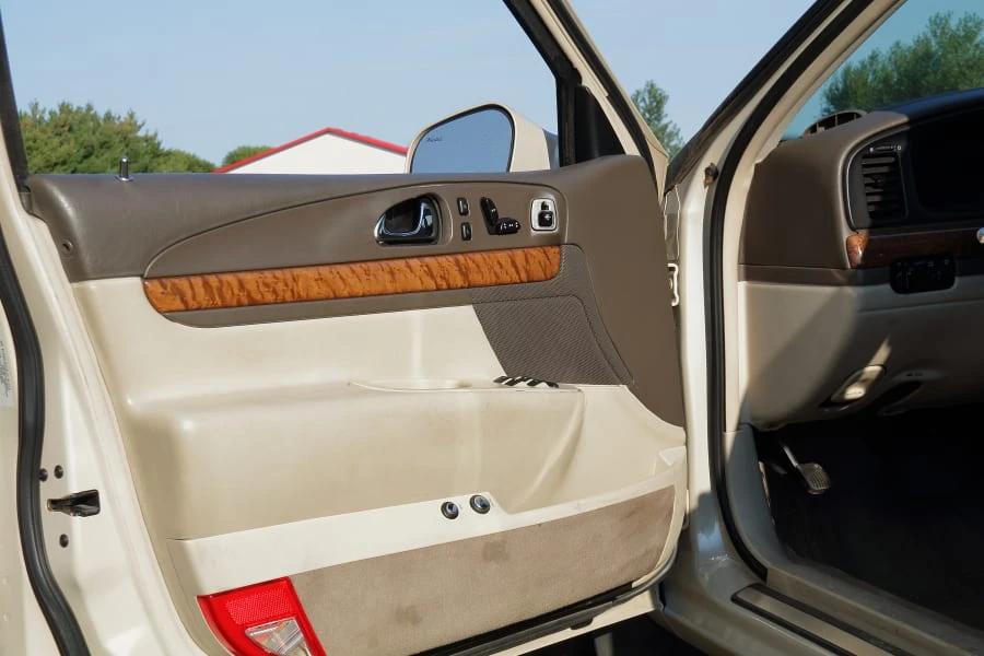 2000 Lincoln Continental 9th Gen - Image 17 of 27