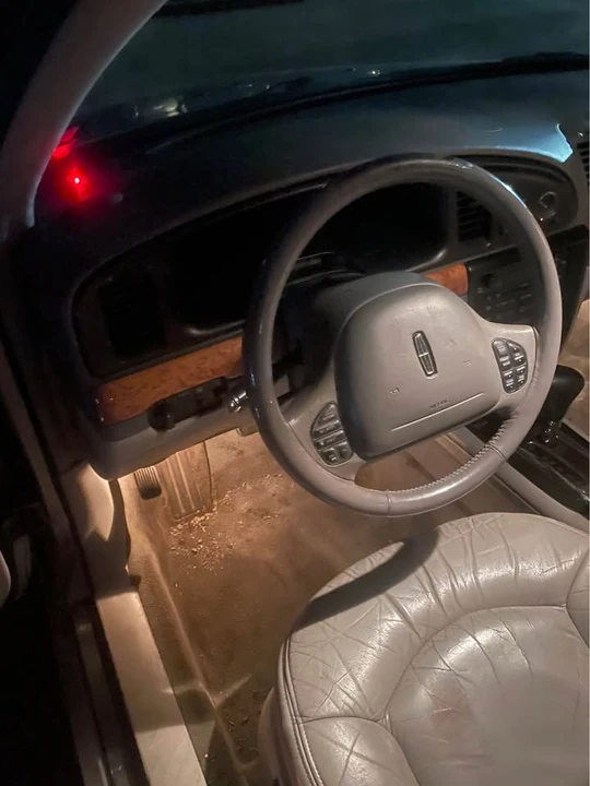 2000 Lincoln Continental 9th Gen - Image 6 of 9