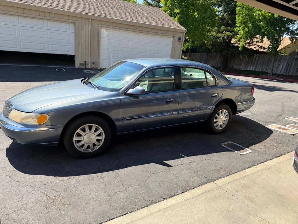 2000 Lincoln Continental 9th Gen - Image 2 of 12
