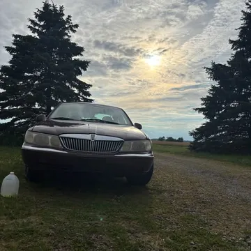 2000 Lincoln Continental Sedan