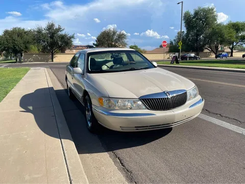 2000 Lincoln Continental Sedan 4D