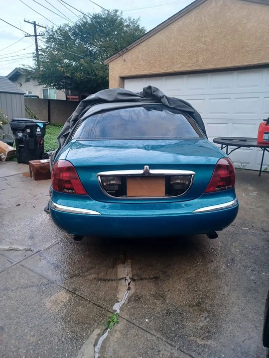 2000 Lincoln Continental 9th Gen - Image 2 of 10