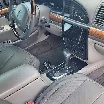 2000 Lincoln Continental Signature Sedan 4D