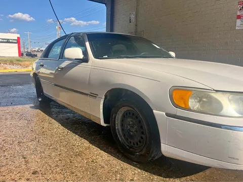 2000 Lincoln Continental Signature Sedan 4D