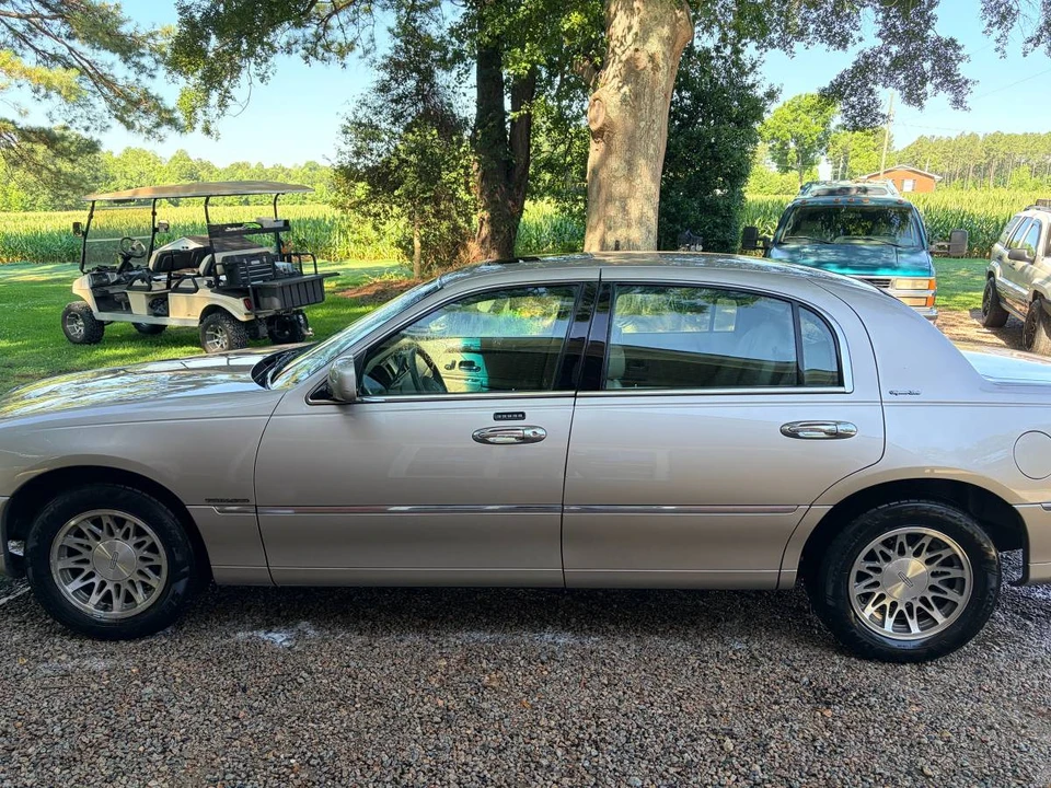 2000 Lincoln Continental 9th Gen - Image 15 of 16