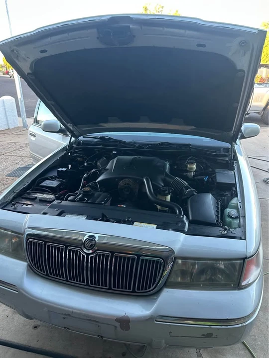 2000 Lincoln Town Car - Image 10 of 10