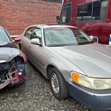 2000 Lincoln LS Sedan 4D