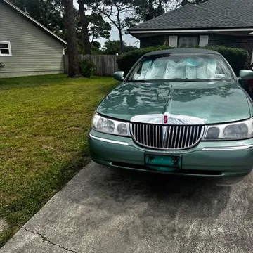 2000 Lincoln Continental Mark VII Four Door
